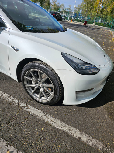 Tesla Model 3 2020 Estándar Plus Color Blanco.