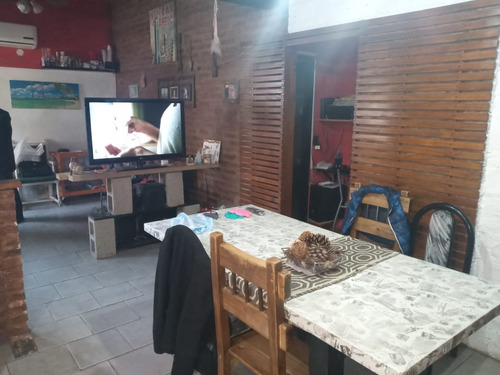 El Palomar Casa Fte De 3 Ambientes Y Fdo Casa De 3 Ambientes F: 8821
