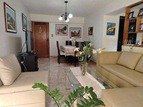 Apabon Vende Apartamento En Piso Bajo En Los Nisperos