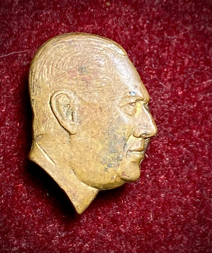Antiguo Pin Busto Juan Domingo Perón