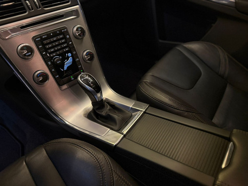 Volvo XC60 2.0 T5 Momentum Drive-e 5p