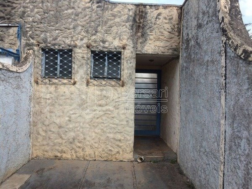 Imagem 1 de 6 de Venda De Casas / Padrão Na Cidade De Araraquara 8197
