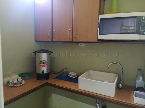 Imagen 4 de 30 de Galpón En Venta En El Centro De Barquisimeto Lara (0.4.2.4.5.9.3.7.5.4.2), Rent-a-house Centro Occidente Mls Código: 22-6763, Cuenta Con 347 Mts2, 2 Baños, Cuenta Con 4 Puestos De Estacionamientos