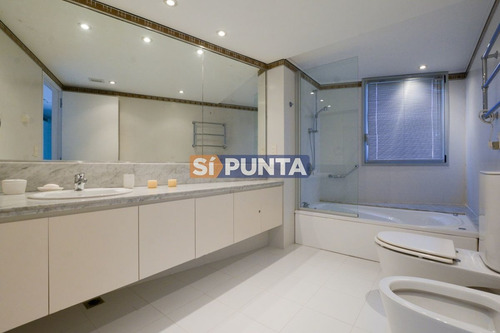 Imagen 17 de 30 de Apartamento Penthouse, 4 Dormitorios Y Dependencia, Brava, Punta Del Este, Alquiler