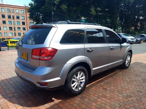 Dodge Journey 2.4 Sxt Fl Aut 7 PASAJEROS