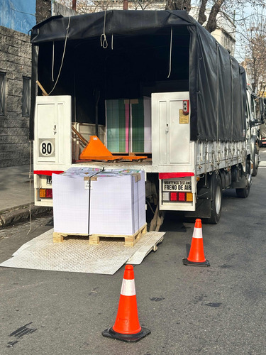 Flete Camión Con Pala Hidráulica Plataforma Mudanza Pallets