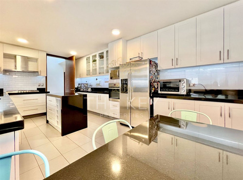 Casa En Arriendo De 5 Dorm. En Las Condes
