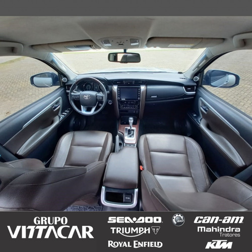 Toyota Hilux 2.7 Srv Cab. Dupla 4x2 Flex Aut. 4p