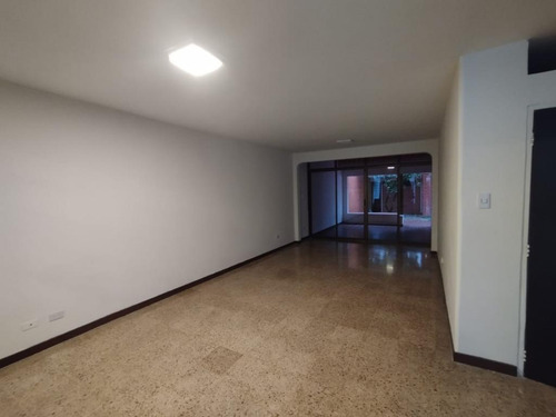 Casa En Arriendo En Pampalinda. Cod A10821