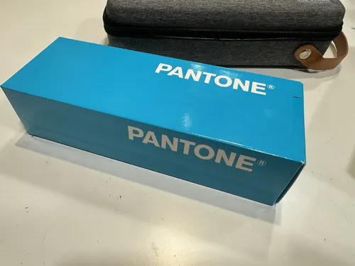 Pantone Formula Guide Solid Coated & Solid Uncoated Gp1601a
