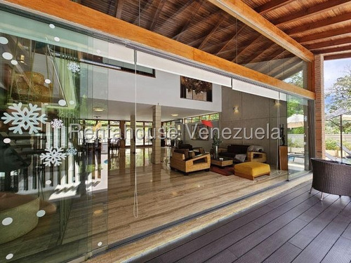 Agp Moderna Casa En Venta En Lomas De Chuao, Con Hermosa Áreas Sociales 25-21600 Ys
