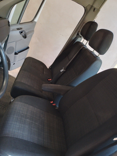 Imagen 20 de 20 de Mercedes-benz Sprinter 2016 2.1 415 Combi 3665 150cv 15+1 Te