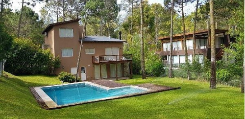 A1 - Casa  Moderna , Suite, Piscina, Quincho.- 