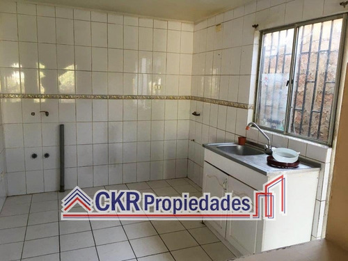 Los Picachos / Las Parcelas, 4 Dormitorios, 2 Baños
