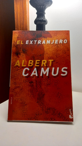 El Extranjero, Albert Camus (ed. Booket)