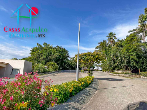 Cad La Cima Lc 33, 34 Y 35. Tres Lotes Residenciales En Uno De Los Desarrollos Más Exclusivos Y Lujosos De Acapulco.