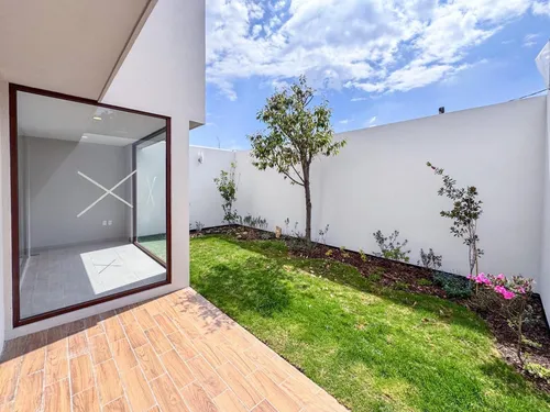 Casa En Venta En Metepec A Un Costado Del Parque Bicentenario Con Diseño Moderno