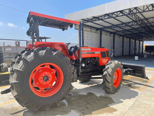 Tractor Kubota M9000 2007 90hp