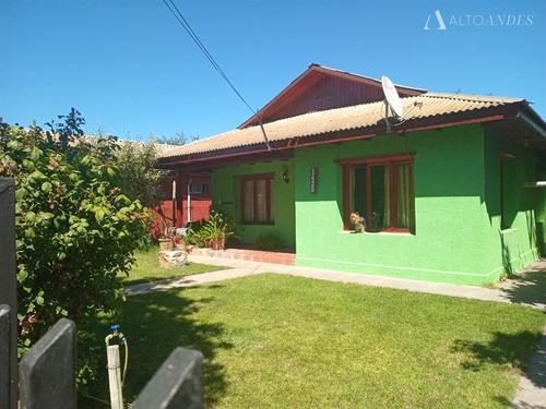 Casa En Venta De 5 Dorm. En Marchigüe