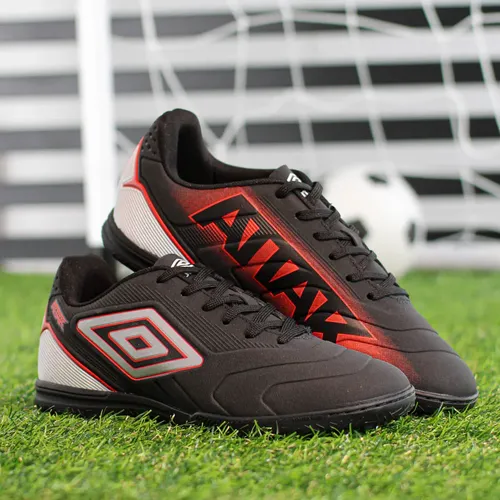 Chuteira Umbro Masculina Society Domínio Bola Leve e Moderna — R$ 132,99 em Mercado Livre
