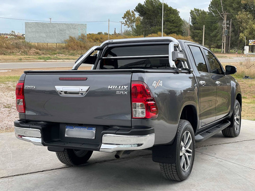 Imagen 4 de 13 de Toyota Hilux 2.8 Cd Srx 177cv 4x4 2018