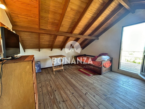 Casa En Venta A Tres Cuadras De La Playa. Piriápolis - Punta Negra. 1590 Metros Cuadrados De Terreno.