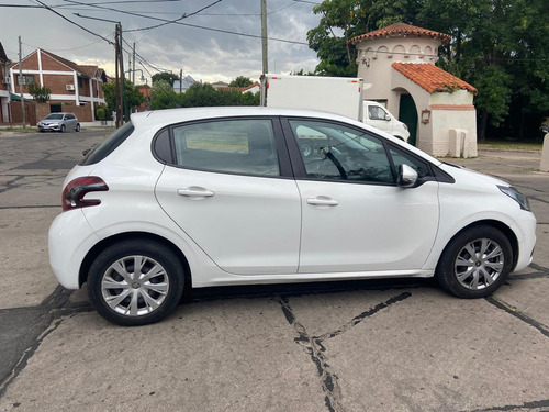 Peugeot 208 1.6 Active