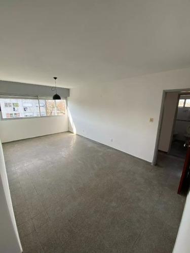 Apartamento En Alquiler De 2 Dormitorios C/ Cochera En Villa Española