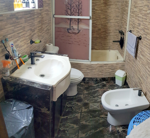 Imagen 17 de 30 de Av. Chorroarin Al 600, Parque Chas. Ph Sin Expensas. Planta Baja. Superficie 100 M2. Completamente Reciclado A Nuevo. 4 Ambientes. 3 Dormitorios. Patio Cubierto. Terraza Grande (espacio Aéreo Propio)