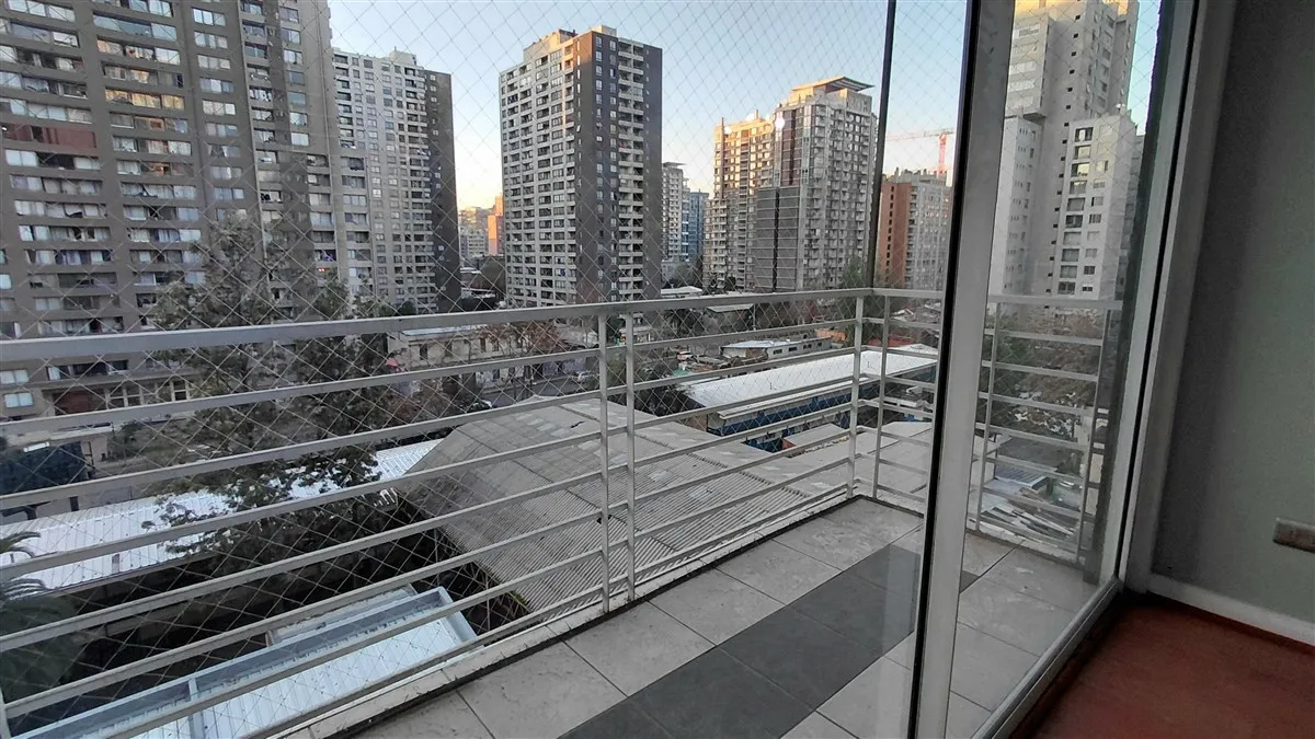 Imagen 2 de 13 de Departamento En Arriendo De 2 Dorm. En Santiago