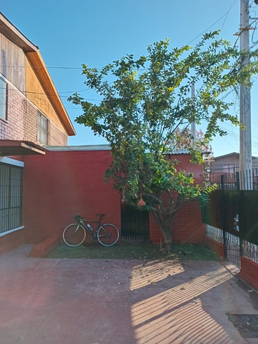 Casa Dos Pisos Con Excelente Ubicación *se Acepta Subsidio