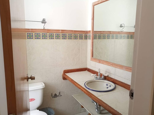 Imagen 10 de 13 de Alquilo Apartamento En Los Palos Grandes, Caracas
