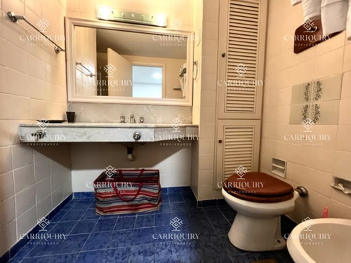 Alquiler Temporario Apartamento 2 Y Medio Dormitorios En Playa Mansa, Punta Del Este