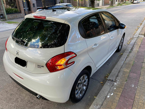 Peugeot 208 1.6 Allure Touchscreen 2016