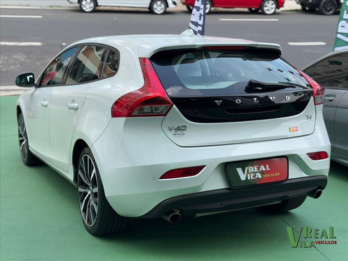 Volvo V40 2.0 T4 MOMENTUM GASOLINA 4P AUTOMÁTICO