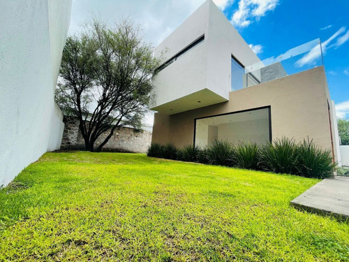 Preciosa Residencia En Jurica, 4 Recamaras Con Baño Propio, 