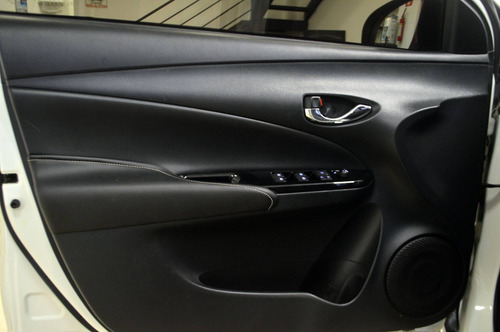 Imagem 13 de 15 de Toyota Yaris 1.5 16v Flex Xls Connect Multidrive