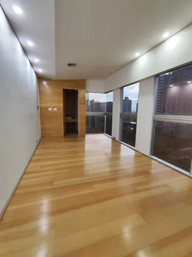 Oficina En Arriendo/venta En El Poblado. Cod V16906