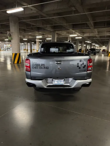 Mitsubishi L200 2.4 Cabina Doble 4x2 Mt