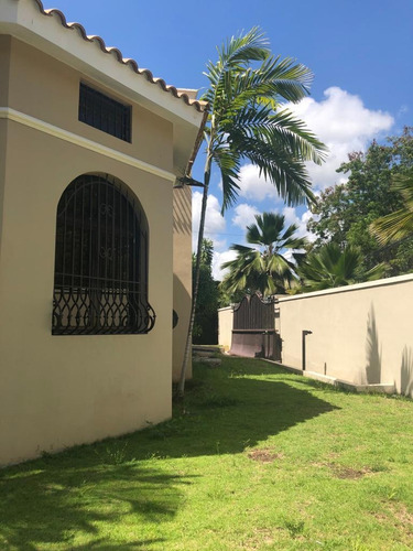 Casa 2 Niveles En Alameda - Res. Privado
