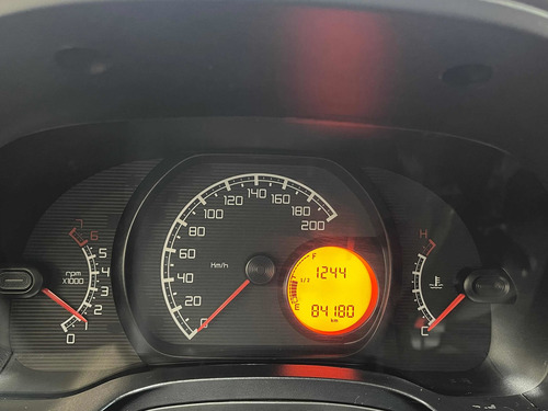 Imagen 12 de 13 de Fiat Siena 2014 1.4 El Pack Attractive My 2015