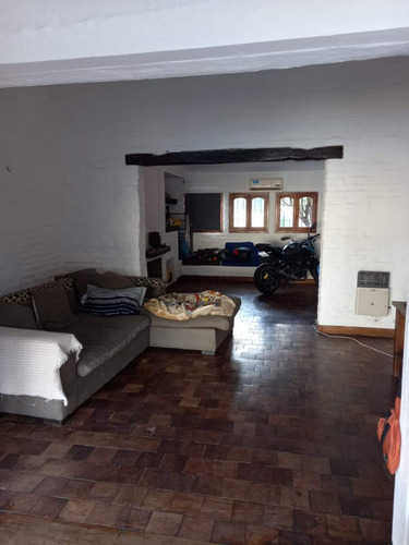 Casa En Venta, Tres Dormitorios, Pileta Y Gge Dos Autos