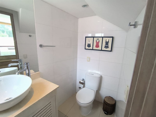 Departamento En Venta De 4 Dorm. En Zapallar