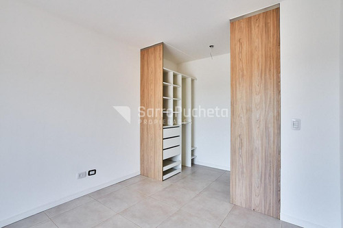 Venta Departamento 2 Ambientes Hurlingham 1° A