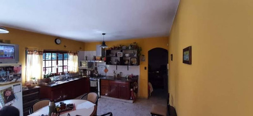 Imagen 6 de 10 de Venta Casa En Berazategui 5 Ambientes Con Patio, Parrilla Y Garage