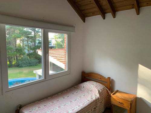 Imagen 10 de 14 de Cariló Alquiler Temporario Casa Pileta Climatizada Parque