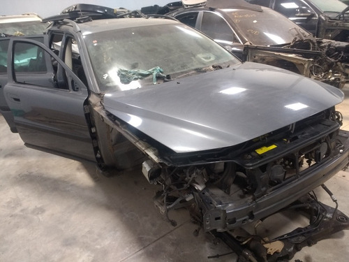 Imagem 2 de 4 de Sucata Volvo V70 2005 - Retirada De Peças