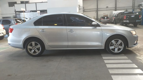 Volkswagen Vento 2.5 Advance