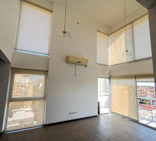 Venta Departamento 2 Amb Con Cochera Y Balcon En La Lucila, Vicente López