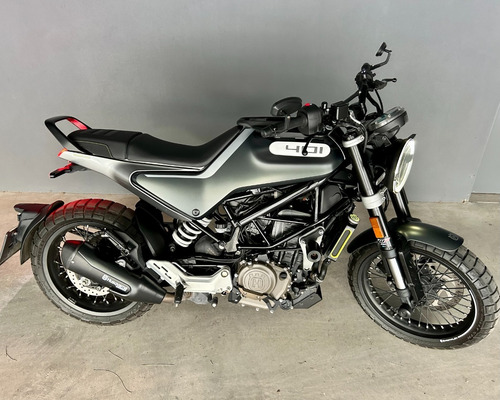 Imagen 12 de 15 de Husqvarna Svartpilen 401